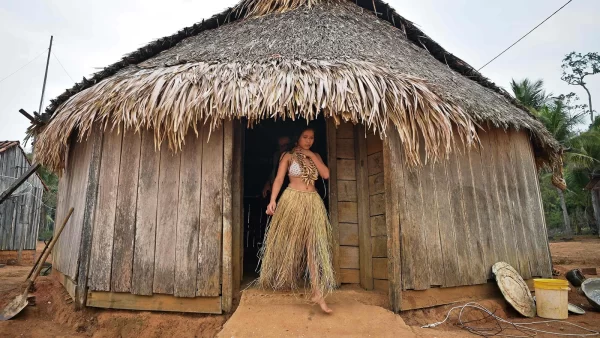 AI-driven documentary photography, coupled with immersive 360° VR and AR technology, offers unique storytelling capabilities.